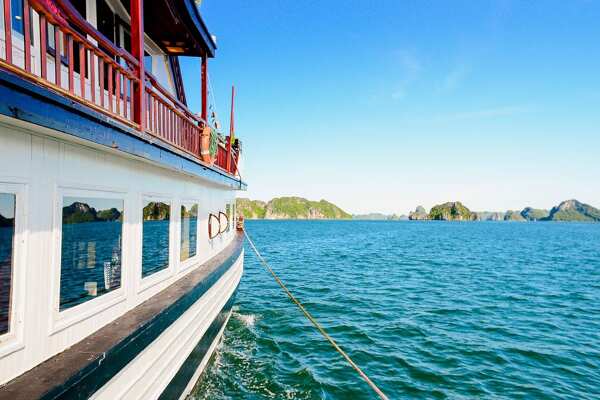 Discover Ha Noi - Sapa - Halong Bay plus Mountain Resort Retreat 8 Days