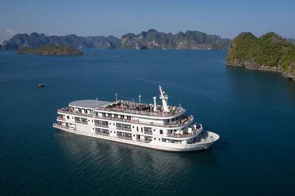 Paradise Elegance Cruises Halong Bay