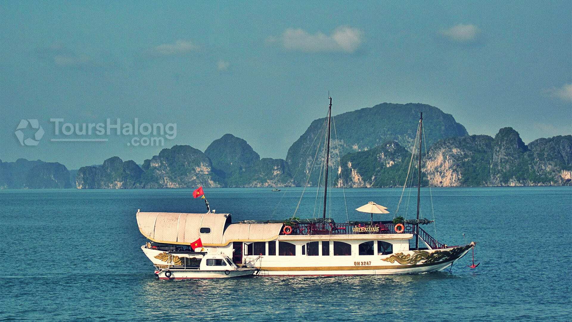 Valentine Cruise Halong Bay